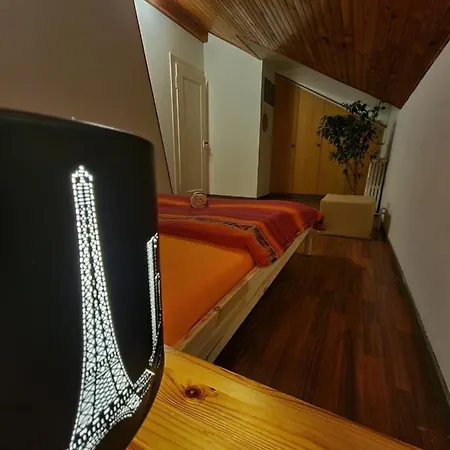게스트하우스 Comfortable 4 Minutes Walk To Basel Shared *