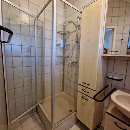Comfortable 4 Minutes Walk To Basel Shared * 생루이