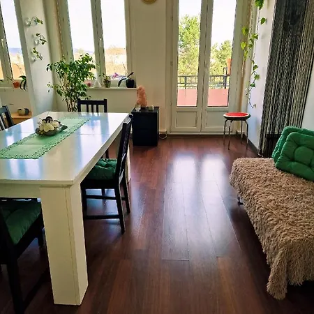 Comfortable 4 Minutes Walk To Basel Shared 게스트하우스 생루이