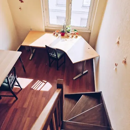 게스트하우스 Comfortable 4 Minutes Walk To Basel Shared